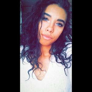 Meet your Posher, Salena